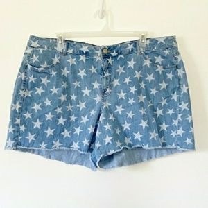JEAN SHORTS WITH STARS
